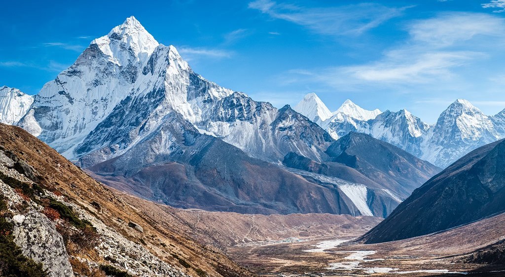 ‘Climbing the World’s Peak’ by Yuxing Xia